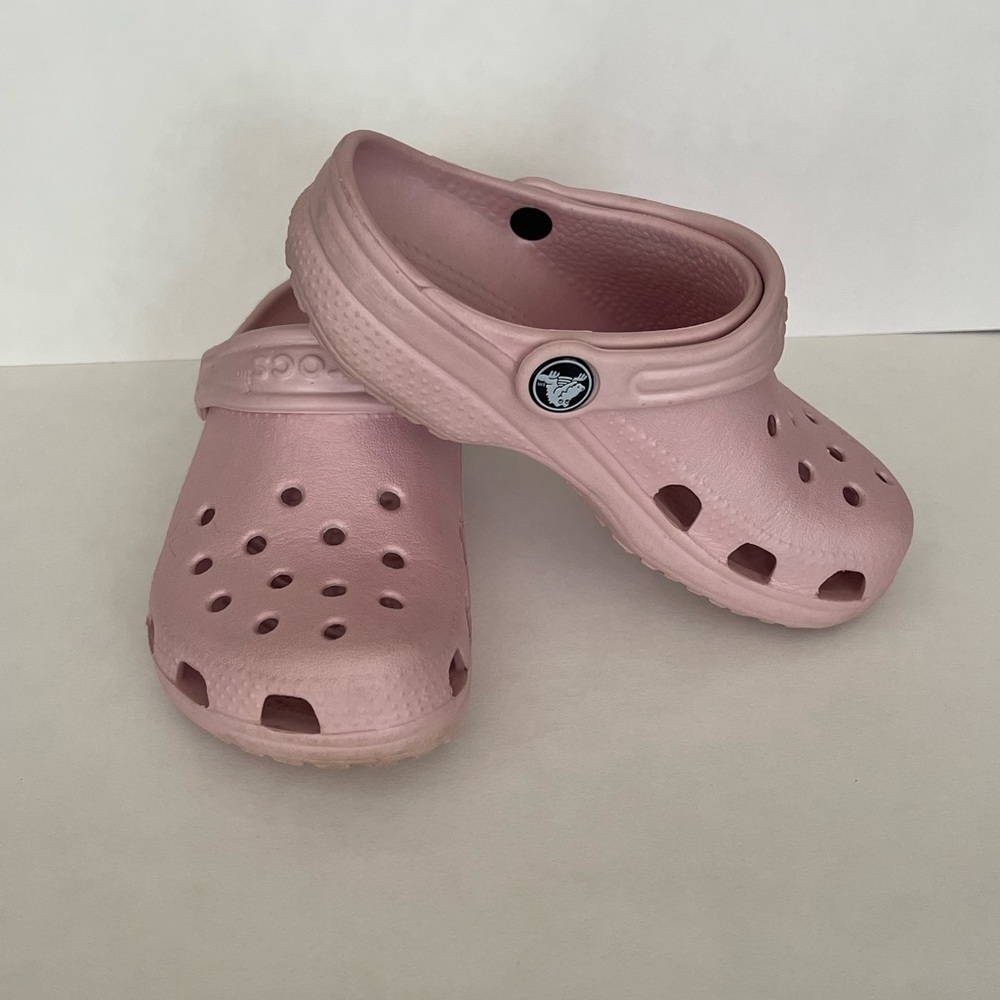 CROCS Pink Sandals Lightweight Foam Design